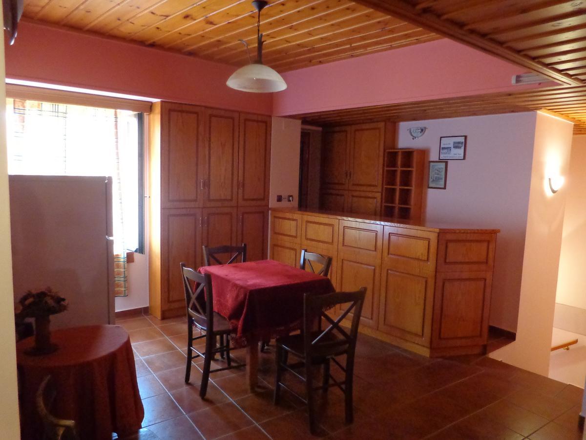 Plátanos Alonaki Guesthouse מראה חיצוני תמונה