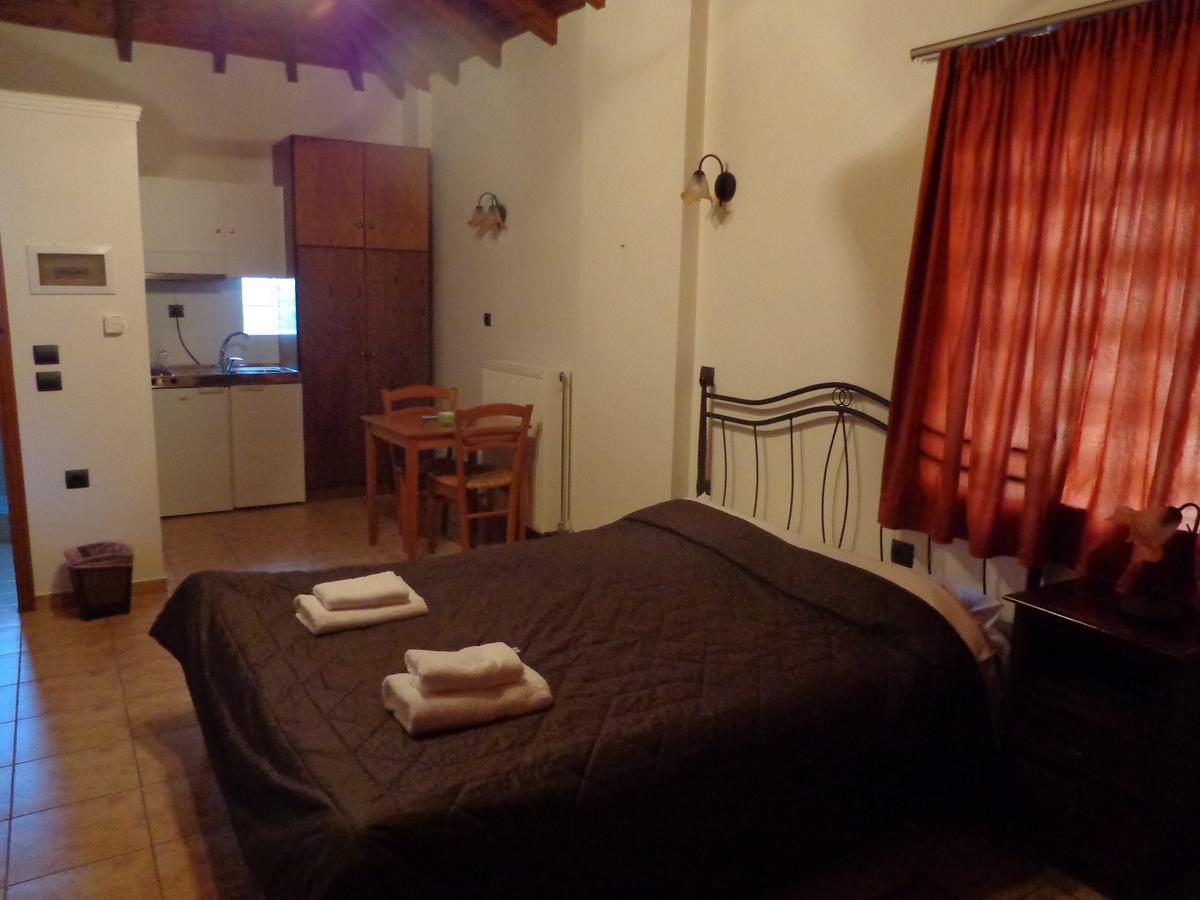 Plátanos Alonaki Guesthouse מראה חיצוני תמונה