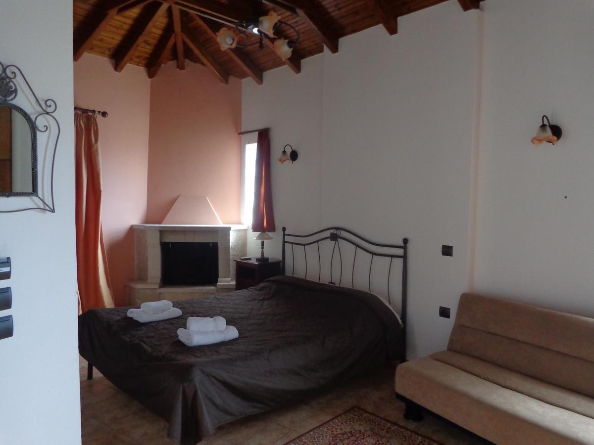 Plátanos Alonaki Guesthouse מראה חיצוני תמונה