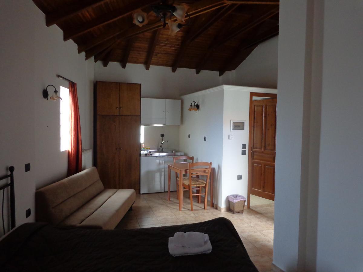 Plátanos Alonaki Guesthouse מראה חיצוני תמונה